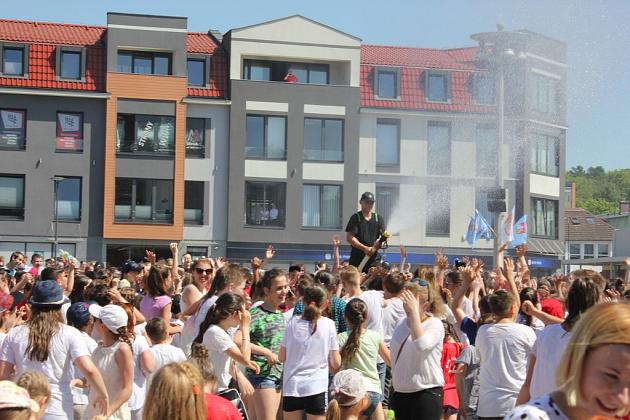 Rekord w tańczeniu układu choreograficznego do piosenki „Chocolate choco choco” pobity!