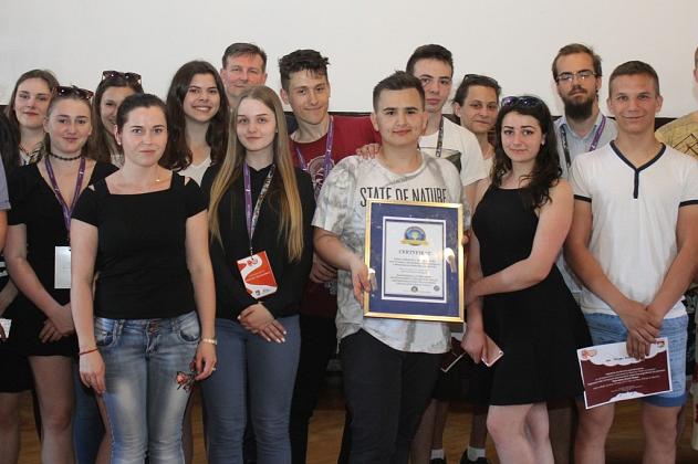 Rekord w tańczeniu układu choreograficznego do piosenki „Chocolate choco choco” pobity!