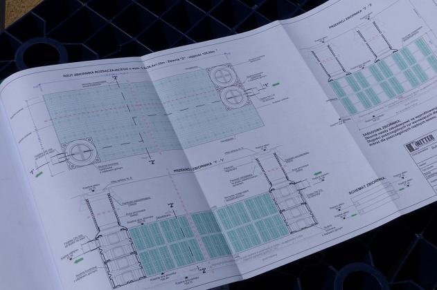 Zakopują skrzynie na Osiedlu Wschód