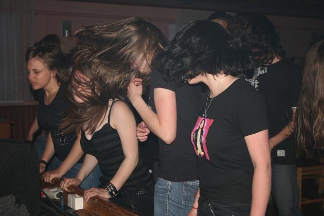 VI „Muzykalia Lęborskie” - pogo pod sceną 