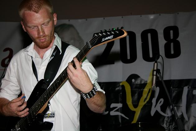 VI „Muzykalia Lęborskie” - pogo pod sceną 