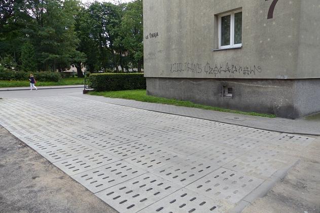 Utwardzone wjazdy na podwórka przy 1 Maja, Czołgistów i Polskich Marynarzy