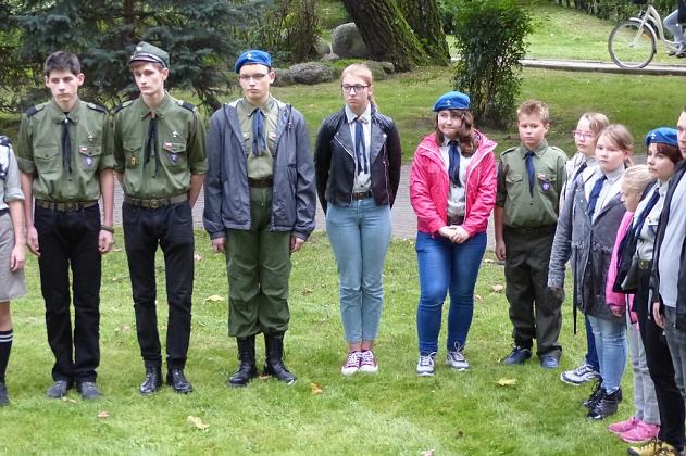 Wmurowali urnę z ziemią pod budowanym pomnikiem gen. Sosabowskiego