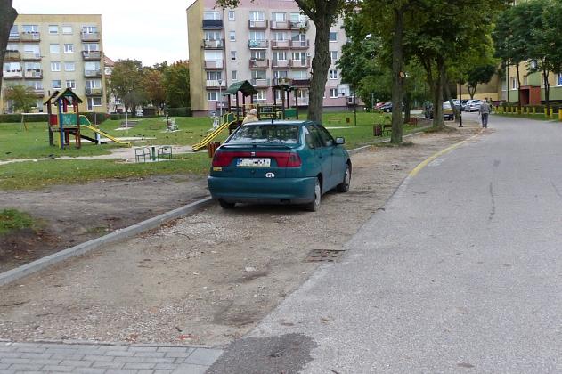 Nowe miejsca parkingowe przy Wojska Polskiego
