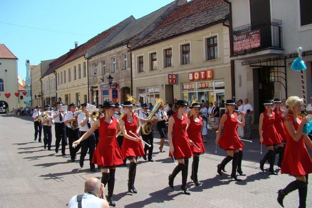 Promują poprzez występy