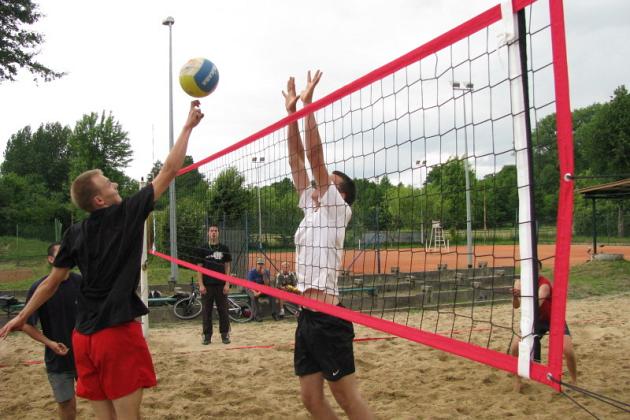 Wakacyjny Turniej Siatkówki Plażowej rozpoczęty 