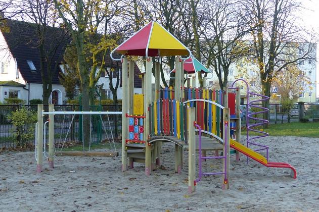 Przy Szkole Podstawowej nr 8 stanął nowy plac zabaw