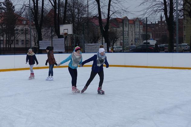 Lodowisko na placu Piastowskim otwarte. Zapraszamy!