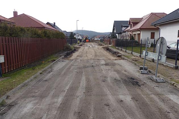 Budowa kanalizacji deszczowej i jezdni na Szarych Szeregów