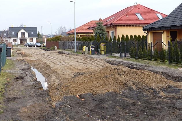 Budowa kanalizacji deszczowej i jezdni na Szarych Szeregów