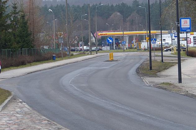 Łagoda zima sprzyja drogowcom. Nowy asfalt na Słupskiej i Cisowej