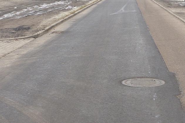 Łagoda zima sprzyja drogowcom. Nowy asfalt na Słupskiej i Cisowej