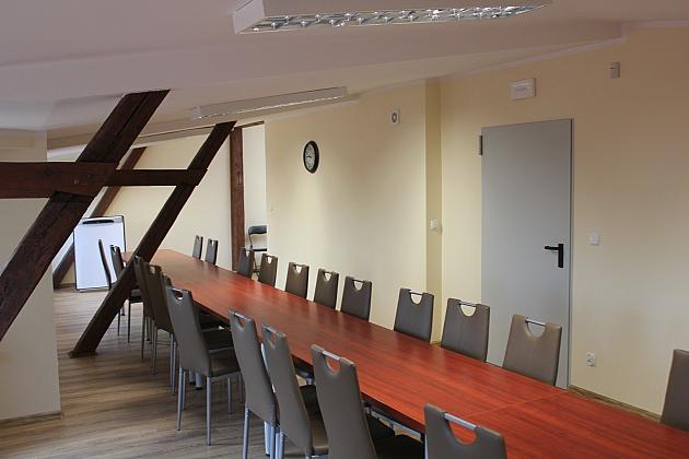 Klatka i schody w budynku MOPS wyremontowane