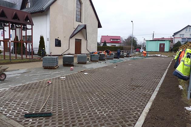 Budowa drogi i parkingu przy ulicy Kasztanowej