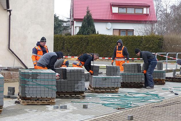 Budowa drogi i parkingu przy ulicy Kasztanowej
