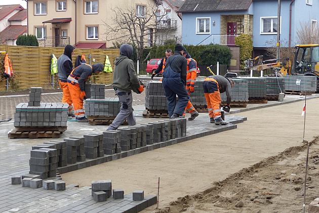 Budowa drogi i parkingu przy ulicy Kasztanowej