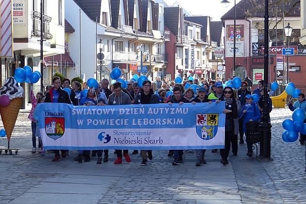 Niebieski Lębork. Podsumowanie kwietniowych Dni Autyzmu.