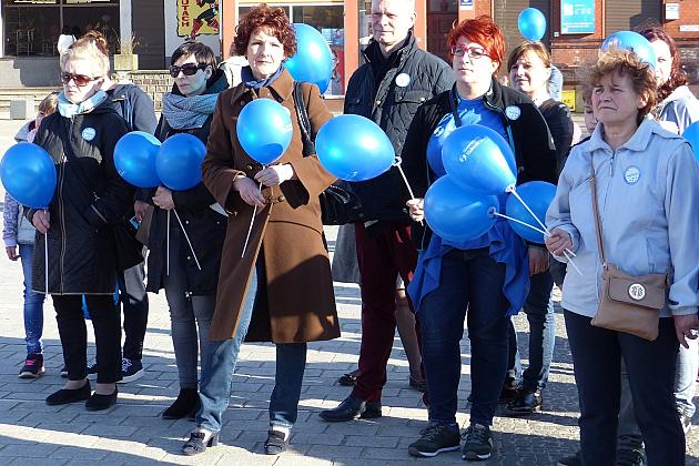 Niebieski Lębork. Podsumowanie kwietniowych Dni Autyzmu.