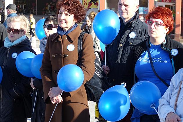 Niebieski Lębork. Podsumowanie kwietniowych Dni Autyzmu.