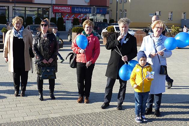 Niebieski Lębork. Podsumowanie kwietniowych Dni Autyzmu.