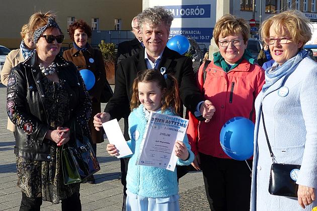 Niebieski Lębork. Podsumowanie kwietniowych Dni Autyzmu.