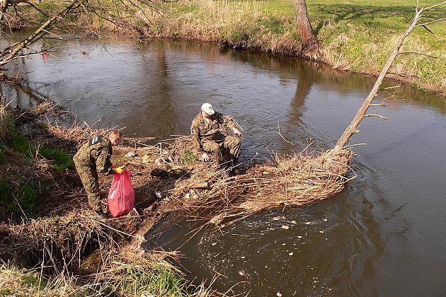 Akcja sprzątania rzeki Łeby po raz dziesiąty