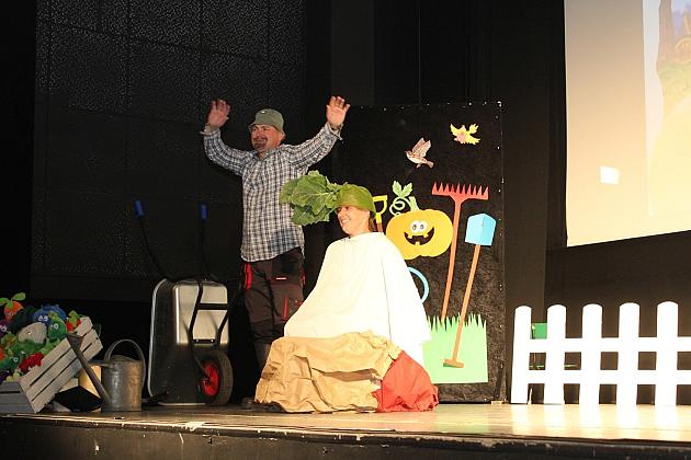 Zbierali na Hospicjum. Wystawili „Rzepkę” Juliana Tuwima