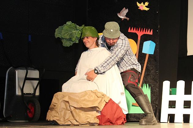 Zbierali na Hospicjum. Wystawili „Rzepkę” Juliana Tuwima