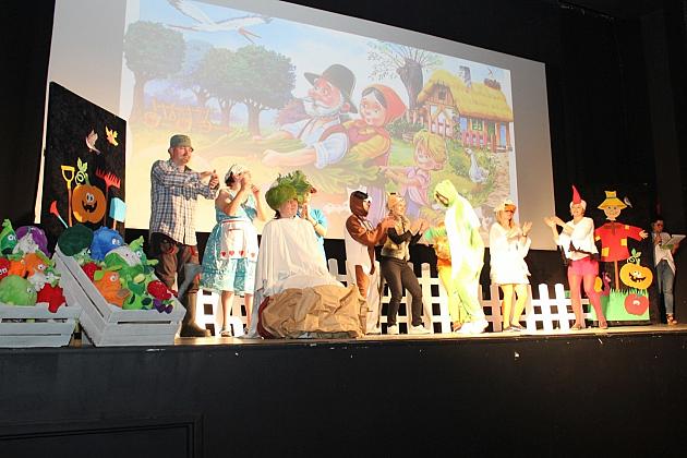 Zbierali na Hospicjum. Wystawili „Rzepkę” Juliana Tuwima