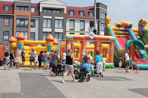 1 czerwca na placu Pokoju. Kraina dziecięcych marzeń