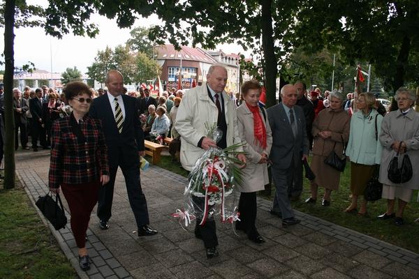 Zapłonęły znicze dla tych, którzy nie wrócili z zesłania 