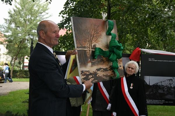 Zapłonęły znicze dla tych, którzy nie wrócili z zesłania 