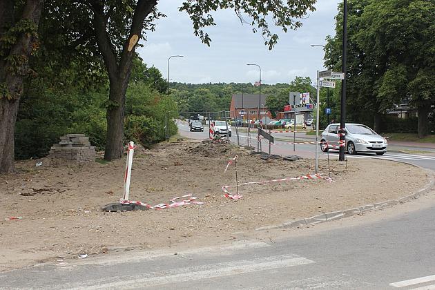 Zamknięte skrzyżowanie Al. Niepodległości z Targową