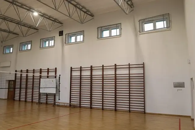 Sala gimnastyczna w SP 8 po modernizacji – lepsze warunki do aktywności fizycznej