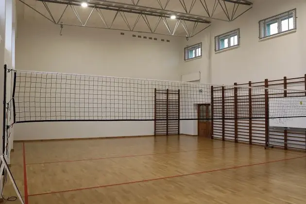 Sala gimnastyczna w SP 8 po modernizacji – lepsze warunki do aktywności fizycznej