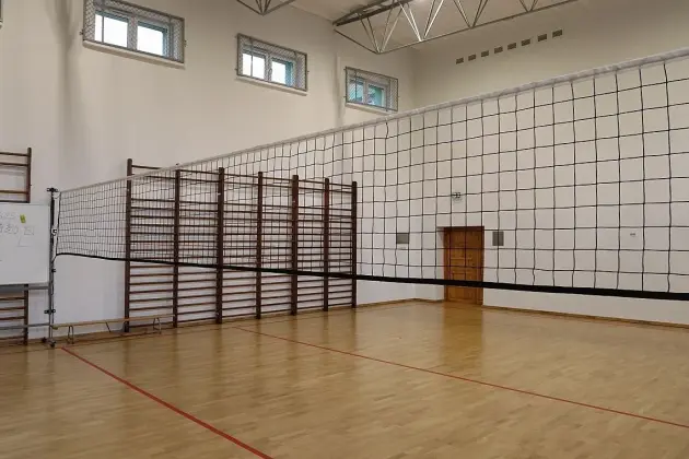 Sala gimnastyczna w SP 8 po modernizacji – lepsze warunki do aktywności fizycznej