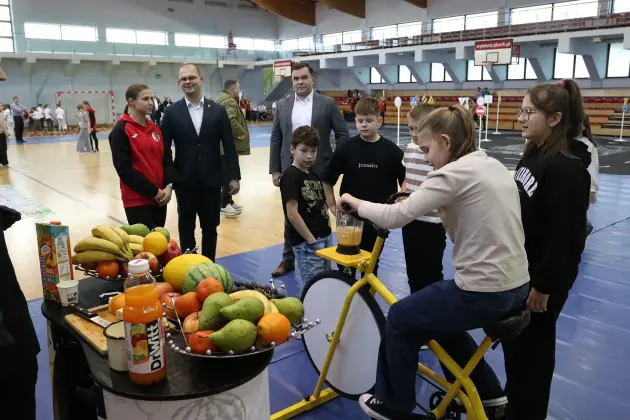 Edukacja przez zabawę – wyjątkowy piknik rowerowy dla czwartoklasistów