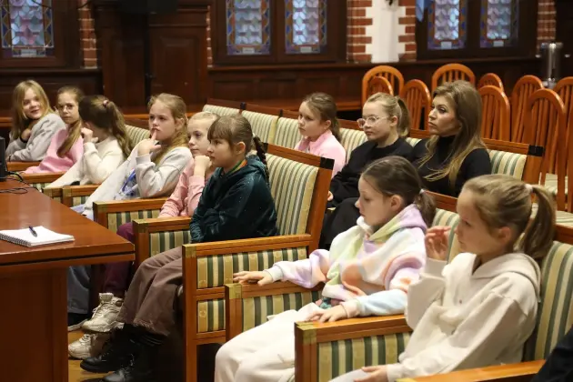 Uczniowie SP1 poznali kulisy pracy Urzędu Miejskiego w Lęborku