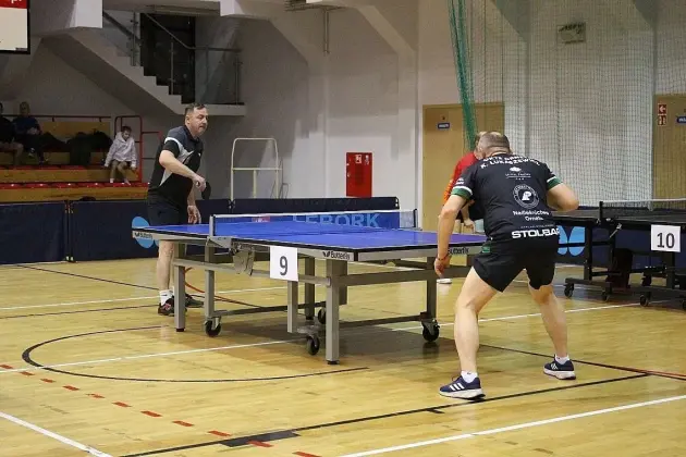 Tenis stołowy łączy pokolenia: od 10 do 83 lat na lęborskich mistrzostwach