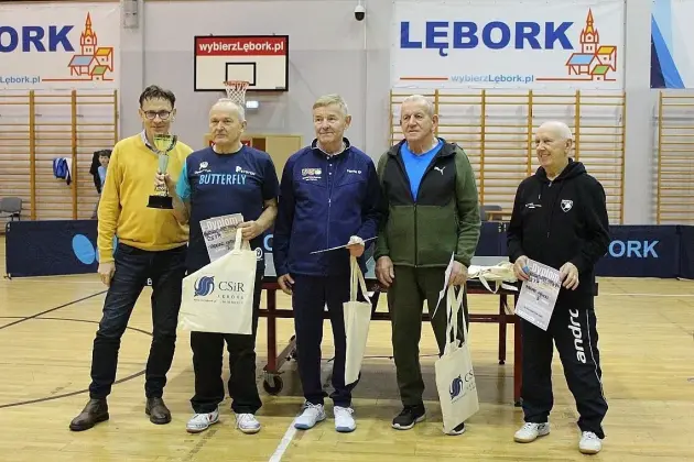 Tenis stołowy łączy pokolenia: od 10 do 83 lat na lęborskich mistrzostwach