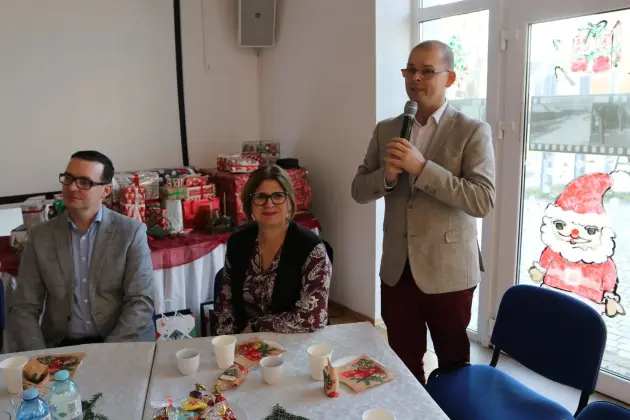 Opłatek, życzenia i kolędy – świąteczne spotkanie Ligi Kobiet Polskich