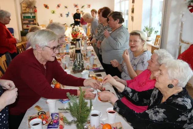 Opłatek, życzenia i kolędy – świąteczne spotkanie Ligi Kobiet Polskich