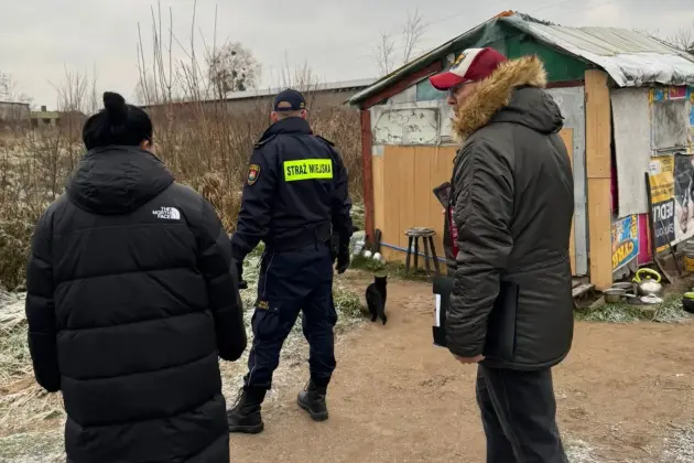 Apel służb miejskich o zwracanie uwagi na osoby potrzebujące pomocy