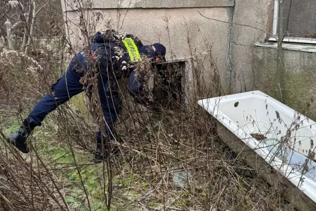 Apel służb miejskich o zwracanie uwagi na osoby potrzebujące pomocy