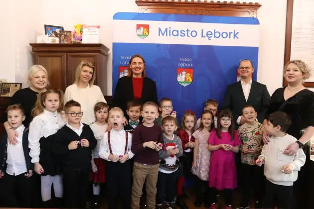 Kolędowanie burmistrza z przedszkolakami