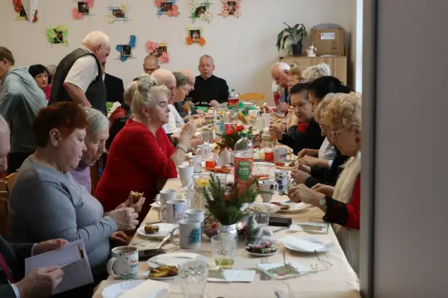 Wigilijne spotkanie z seniorami w Bazie