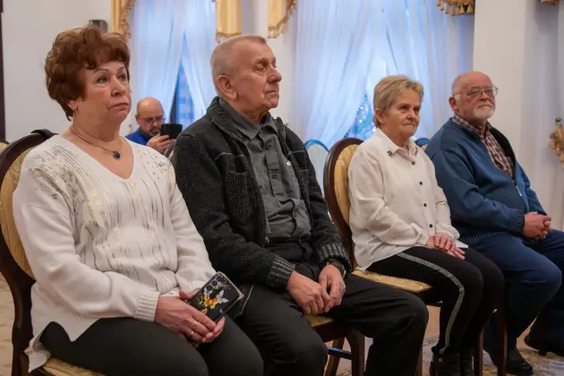 Złote Gody w lęborskim ratuszu – dwie pary świętowały 50-lecie małżeństwa