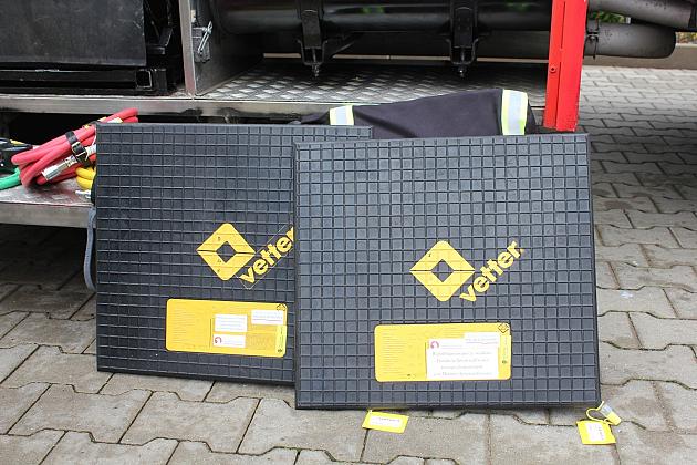 Strażacy ochotnicy z nowym sprzętem ratowniczym