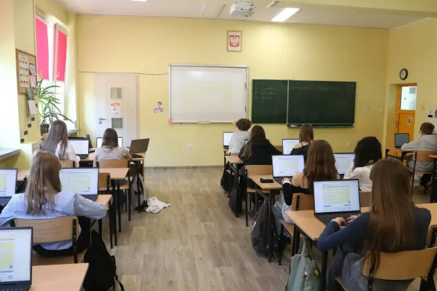 Sprzęt komputerowy za niemal 650 tys. zł dla uczniów szkół podstawowych