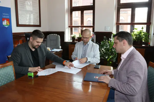 Zielona oaza przy „Trójce” – ruszają prace projektowe nowej strefy relaksu